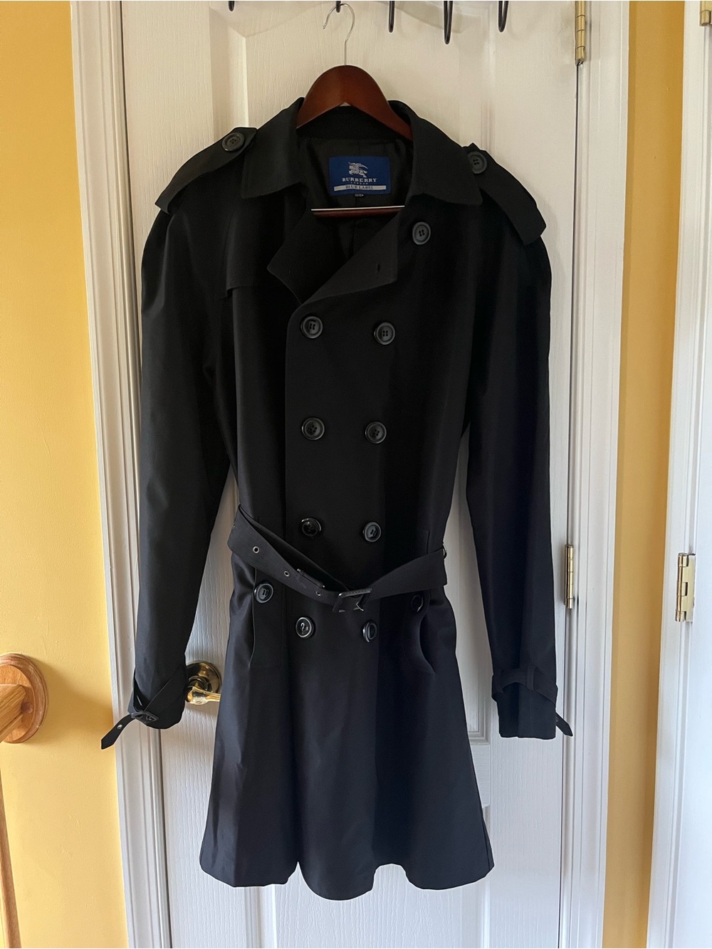Burberry Black Double-Breasted Trench Coat with Belt - Picture 2 of 7